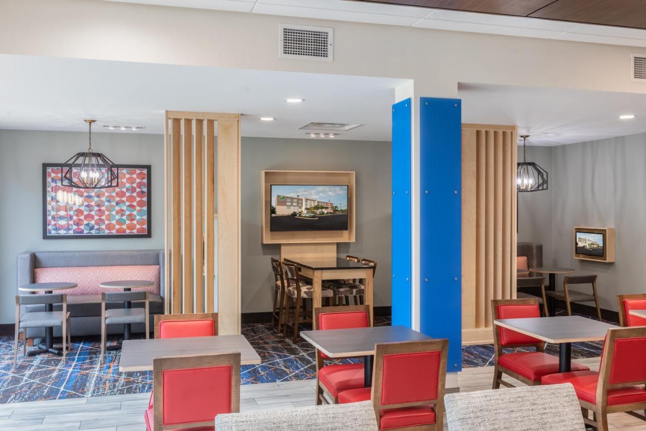 Holiday Inn Express & Suites Greenville S - Piedmont By Ihg Exterior photo