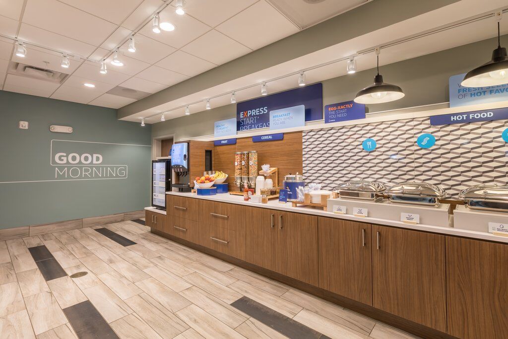 Holiday Inn Express & Suites Greenville S - Piedmont By Ihg Exterior photo